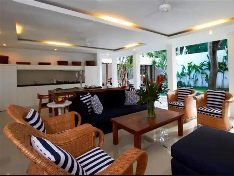 The One Astana Villa Sanur  Luaran gambar